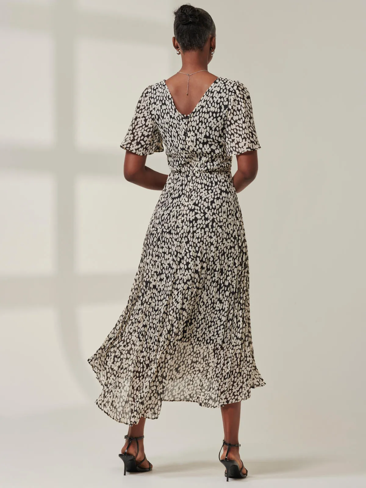 Chelsea Pleated Chiffon Dip Hem Maxi Dress, Black Geo